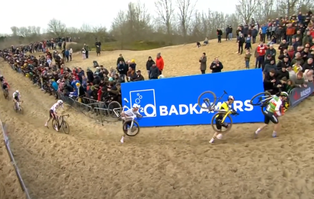 Девятая подряд победа Матье ван дер Пула в велокроссе сезона 2023/24