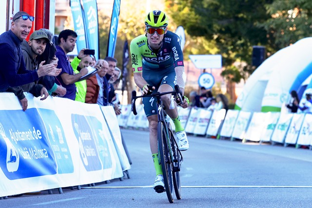 Саймон Карр открыл сезон победой на Trofeo Calvia-2024