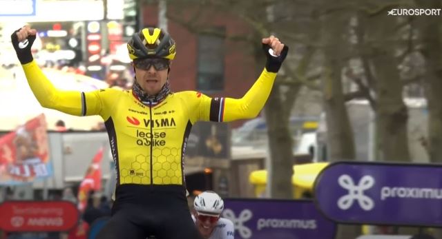 Ян Тратник &mdash; победитель классики Omloop Het Nieuwsblad-2024
