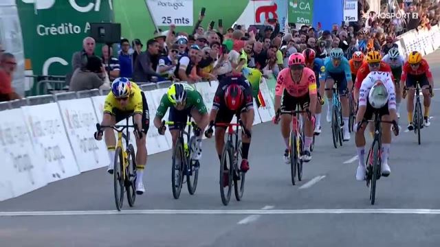 Ваут ван Арт — победитель 3 этапа Волты Алгарве-2024