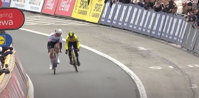 Ян Тратник &mdash; победитель классики Omloop Het Nieuwsblad-2024