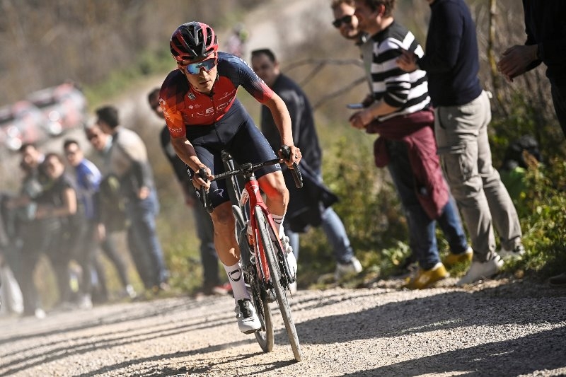 Том Пидкок &mdash; победитель Страде Бьянке-2023