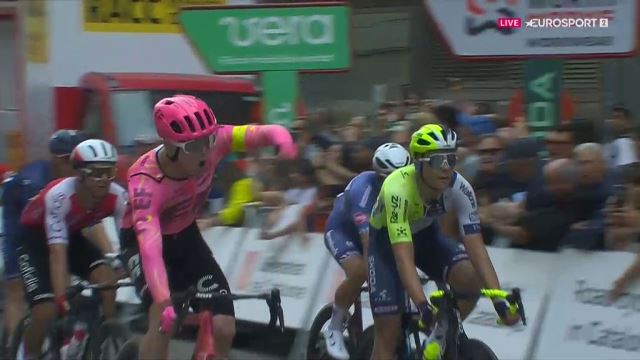 Марейн ван ден Берг &mdash; победитель 4 этапа Вуэльты Каталонии-2024