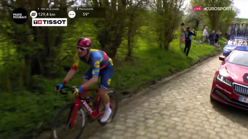 Мадс Педерсен &mdash; на третьей ступени подиума Париж-Рубэ-2024