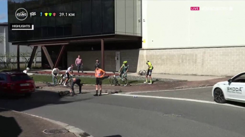 Победа Кентана Херманса, падение Приможа Роглича на 3 этапе Тура Страны Басков-2024