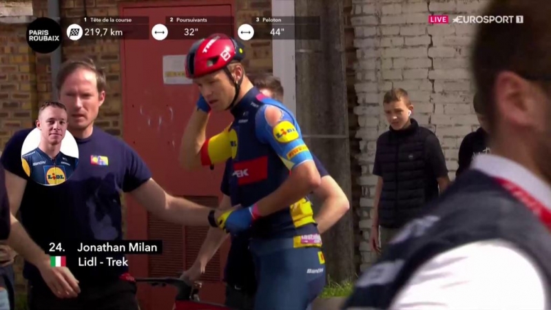 Мадс Педерсен &mdash; на третьей ступени подиума Париж-Рубэ-2024