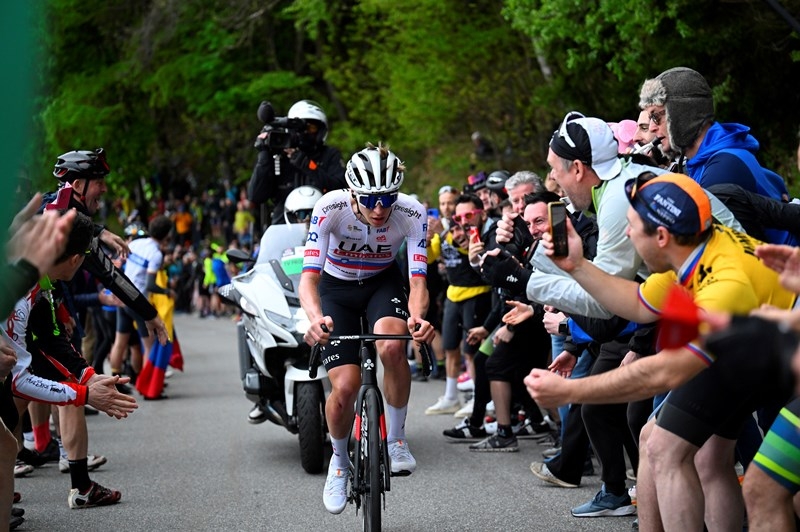 Тадей Погачар: «С огромным удовольствием проехал соло финальные два километра»