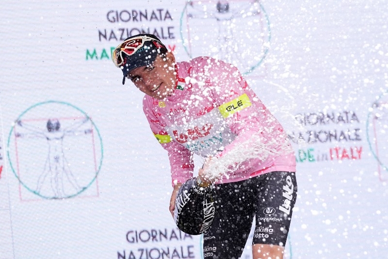Ярно Видар  — победитель первого горного этапа Giro d'Italia Next Gen-2024