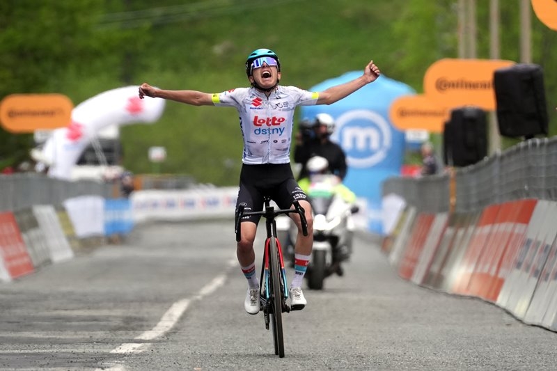Ярно Видар  — победитель первого горного этапа Giro d'Italia Next Gen-2024