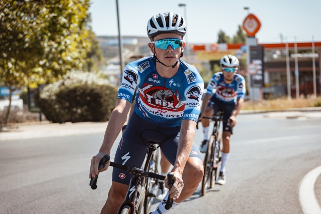 Команда Soudal Quick Step станет T-Rex Quick-Step на Вуэльте Испании-2024