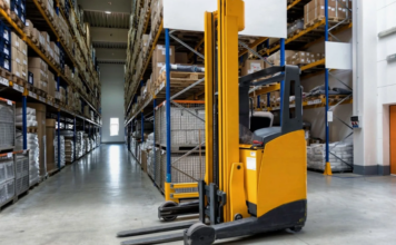 Штабелеры: Как выбрать идеального помощника на складе?