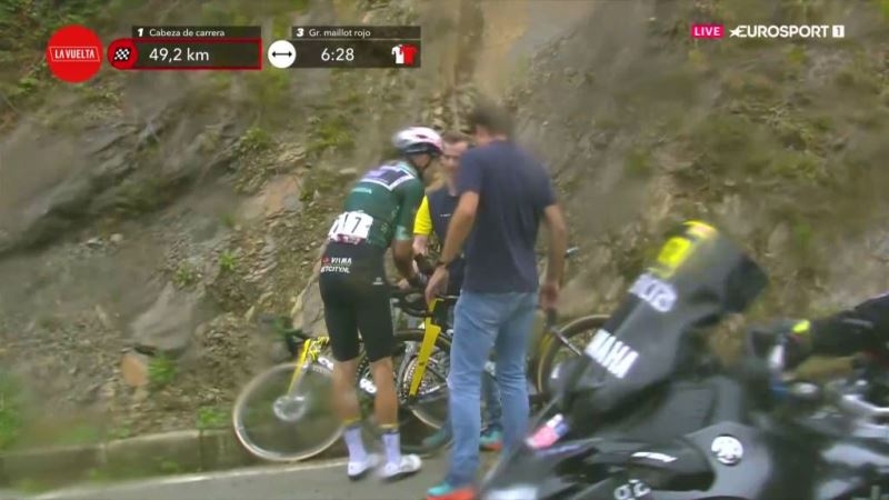 Ваут ван Арт сходит с Вуэльты Испании-2024 из-за падения на 16-м  этапе