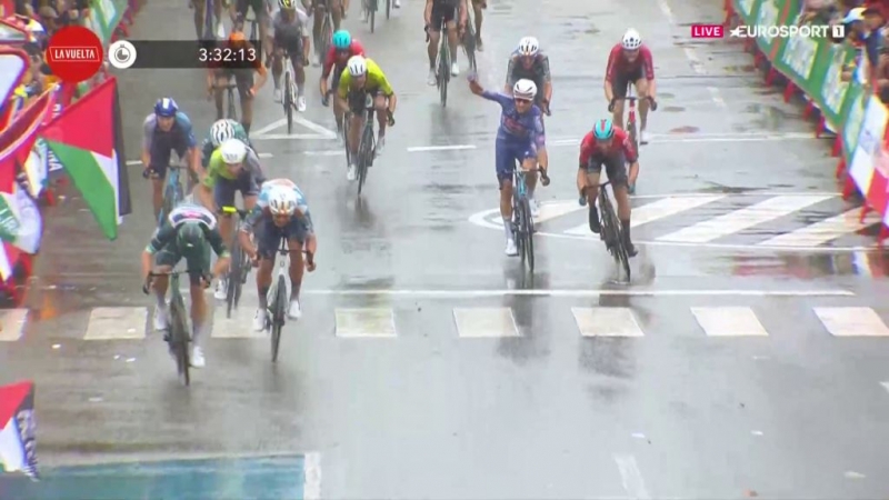 Хет-трик Кейдена Гровса на Вуэльте Испании-2024 — победа на 17-м этапе