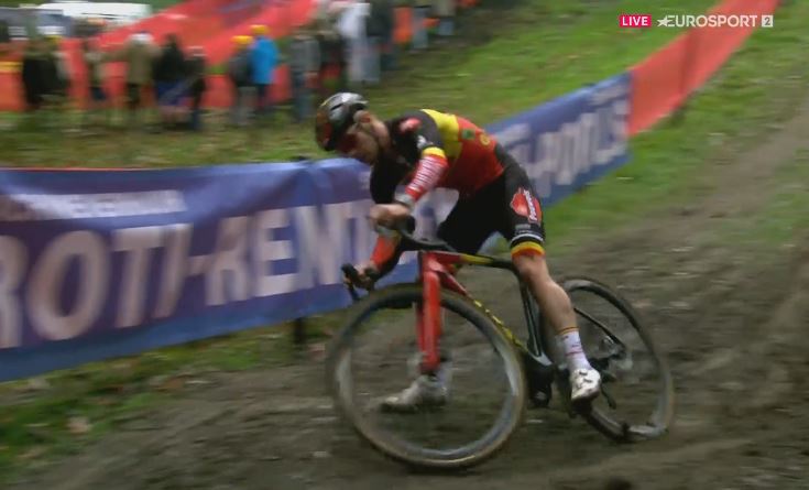 Тибо Нис одержал первую победу в майке чемпиона Европы по велокроссу