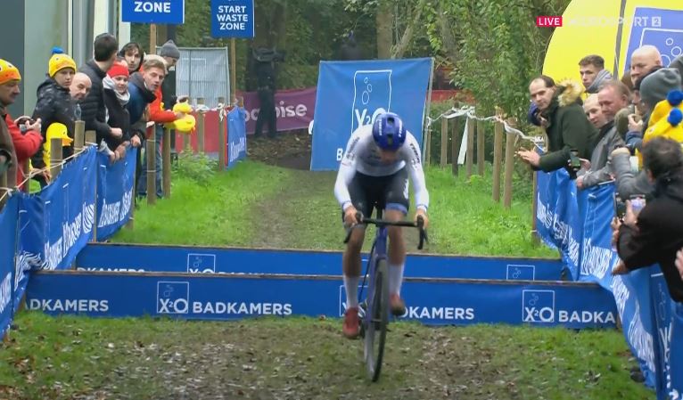 Тибо Нис одержал первую победу в майке чемпиона Европы по велокроссу