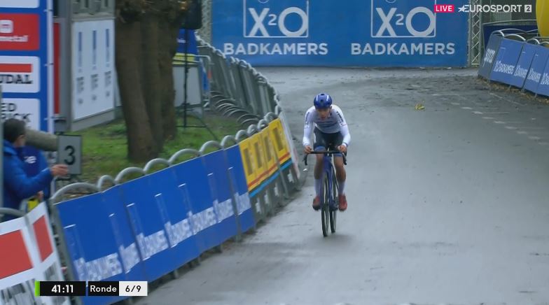 Тибо Нис одержал первую победу в майке чемпиона Европы по велокроссу