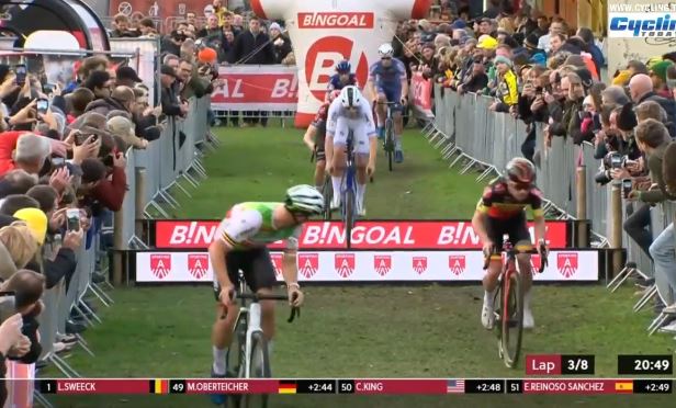 Эли Изербит выиграл первый этап Кубка мира по велокроссу-2024/25 в Антверпене