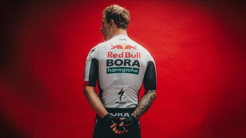 Red Bull Bora-hansgrohe представила новую велоформу на сезон 2025 года