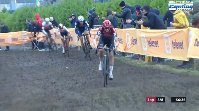 Майкл Вантауренхаут выиграл этап Кубка мира по велокроссу-2024 в Дублине