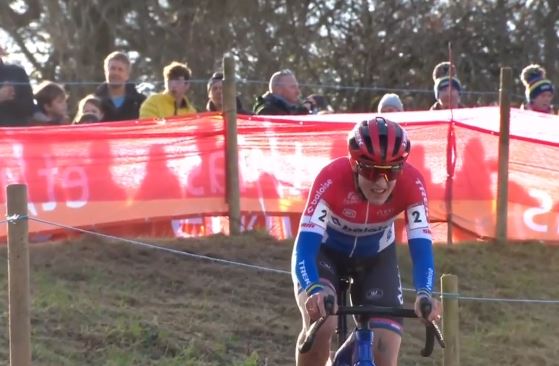 Люсинда Бранд &mdash; победительница этапа Кубка мира по велокроссу-2024 в Дублине