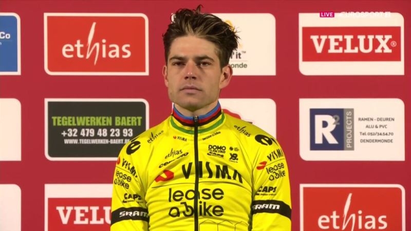 Ваут ван Арт одержал победу на этапе Кубка мира по велокроссу Дендермонде-2025