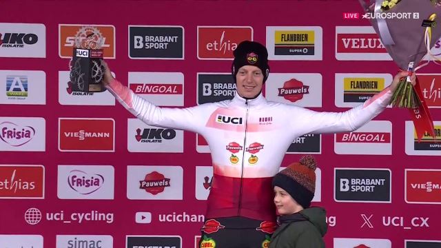 Седьмая победа Матье ван дер Пула в сезоне велокросса, победа Майкла Вантауренхаута в общем зачёте Кубка мира по велокроссу