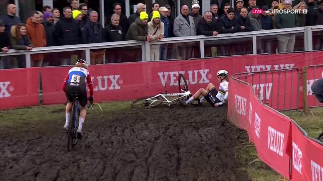 Люсинда Бранд — победительница финального этапа и общего зачёта Кубка мира по велокроссу-2025