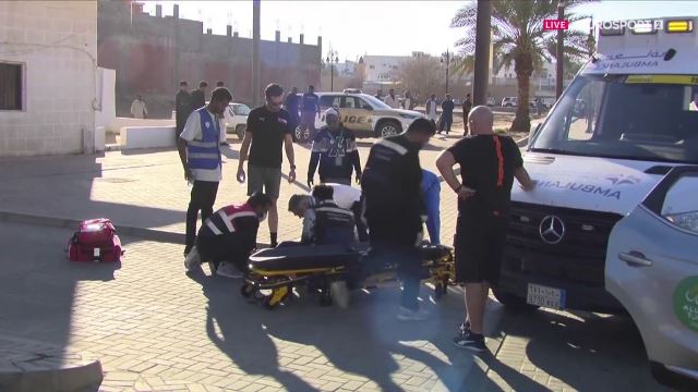 Падение и сход Нильса Экхоффа на 3-м этапе AlUla Tour-2025