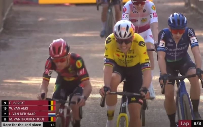 Ваут ван Арт занял 4-е место на этапе Кубка мира по велокроссу-2025 в Бенидорме