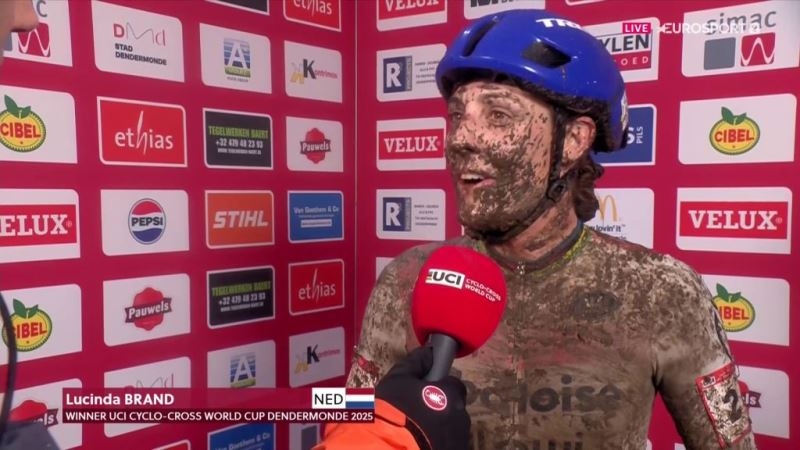 Люсинда Бранд — победительница этапа Кубка мира по велокроссу в Дендермонде-2025
