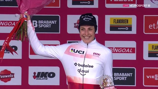 Люсинда Бранд — победительница финального этапа и общего зачёта Кубка мира по велокроссу-2025