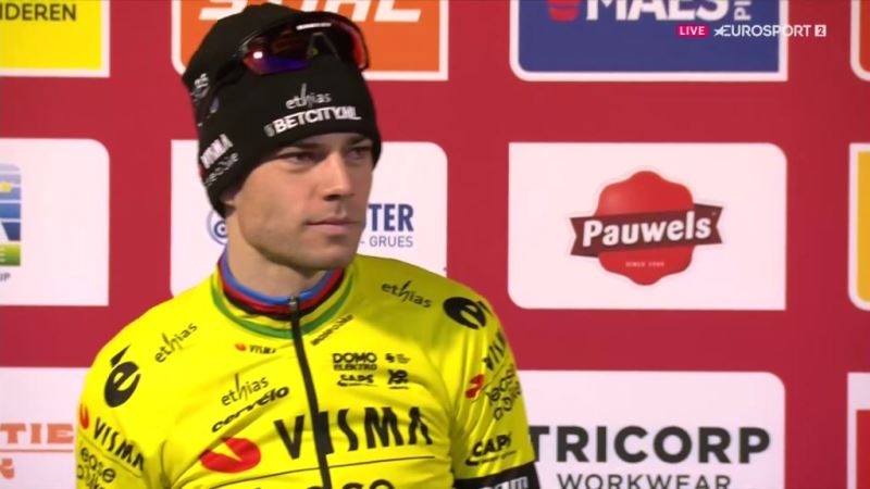 Ваут ван Арт завершил сезон велокросса-2025 подиумом на этапе Кубка мира в Маасмехелене