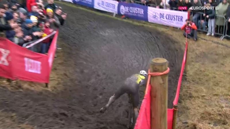 Ваут ван Арт завершил сезон велокросса-2025 подиумом на этапе Кубка мира в Маасмехелене