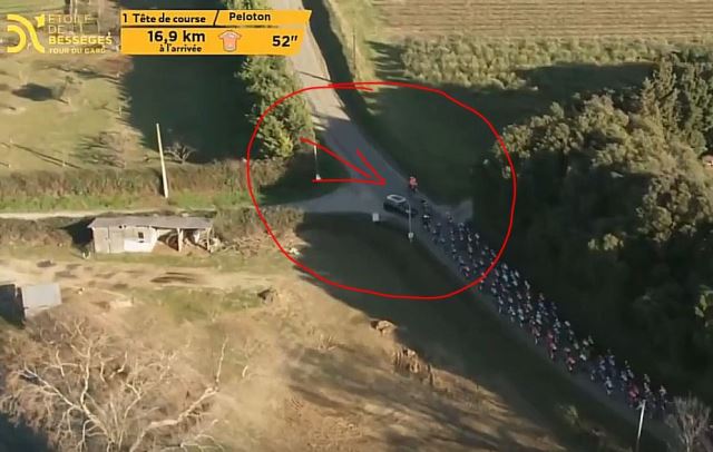 Автомобиль, выехавший на дорогу на 2-м этапе "Звезды Бессежа"-2025, стал причиной массового падения и схода Максима ван Гильса