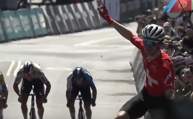 Мауро Шмид — победитель Cadel Evans Great Ocean Road Race-2025